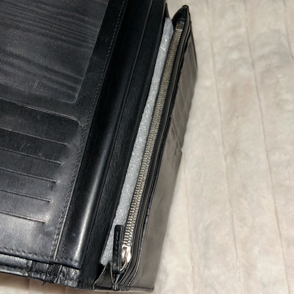 Fendi Black Saffiano Leather Travel Wallet - Made in Italy, 12 Card Slots - Picture 9 of 10